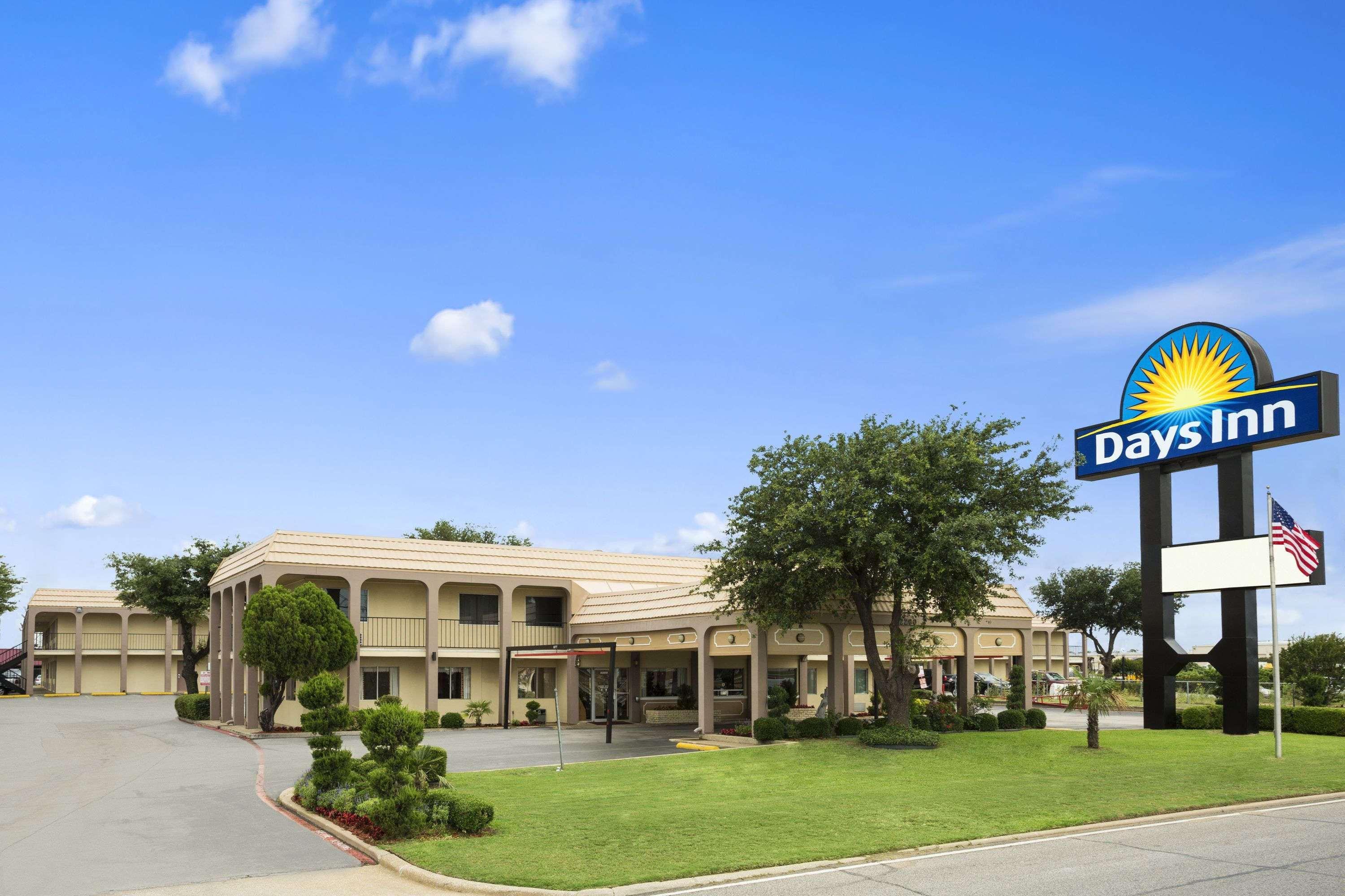 Days Inn By Wyndham Dallas Irving Εξωτερικό φωτογραφία