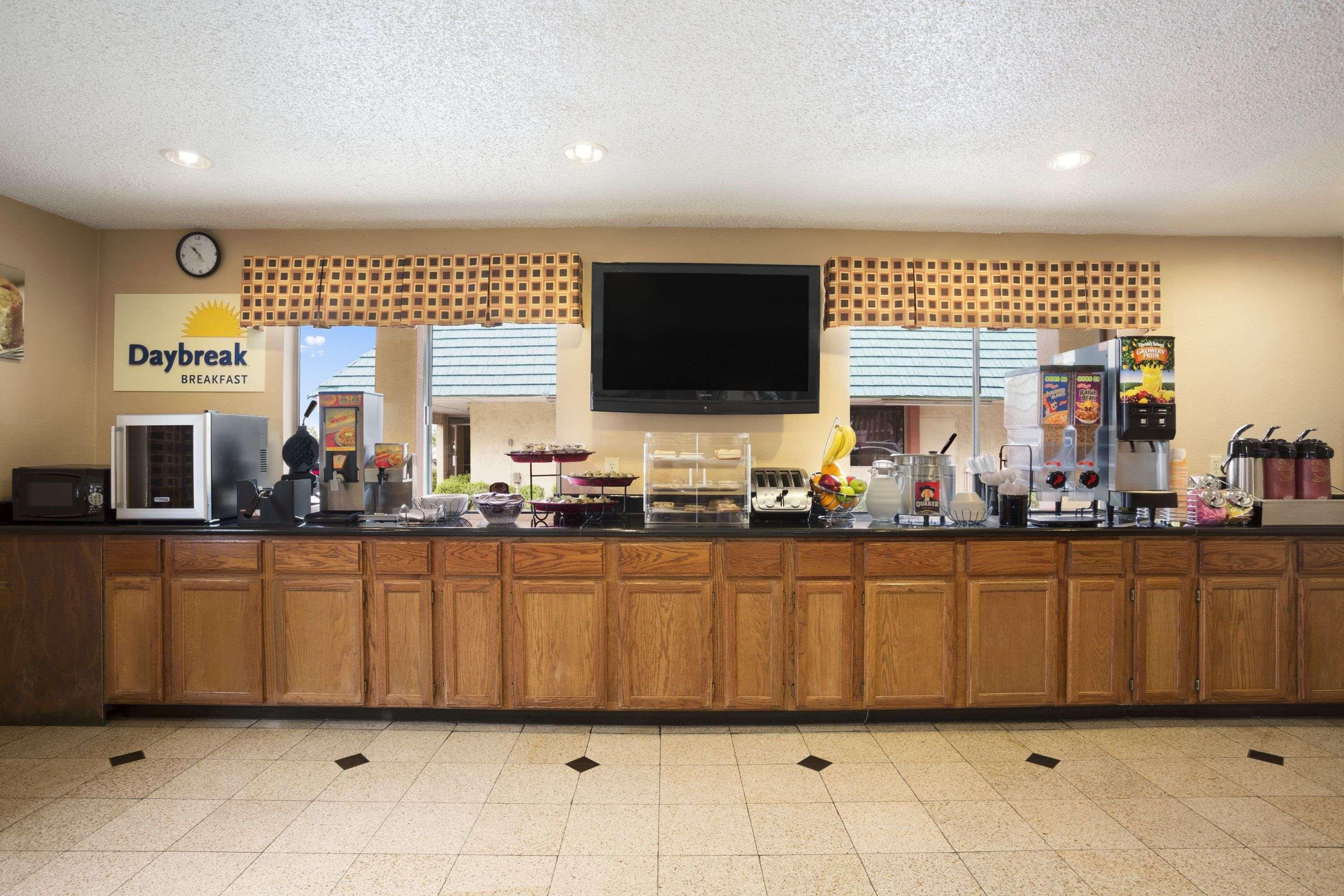 Days Inn By Wyndham Dallas Irving Εξωτερικό φωτογραφία