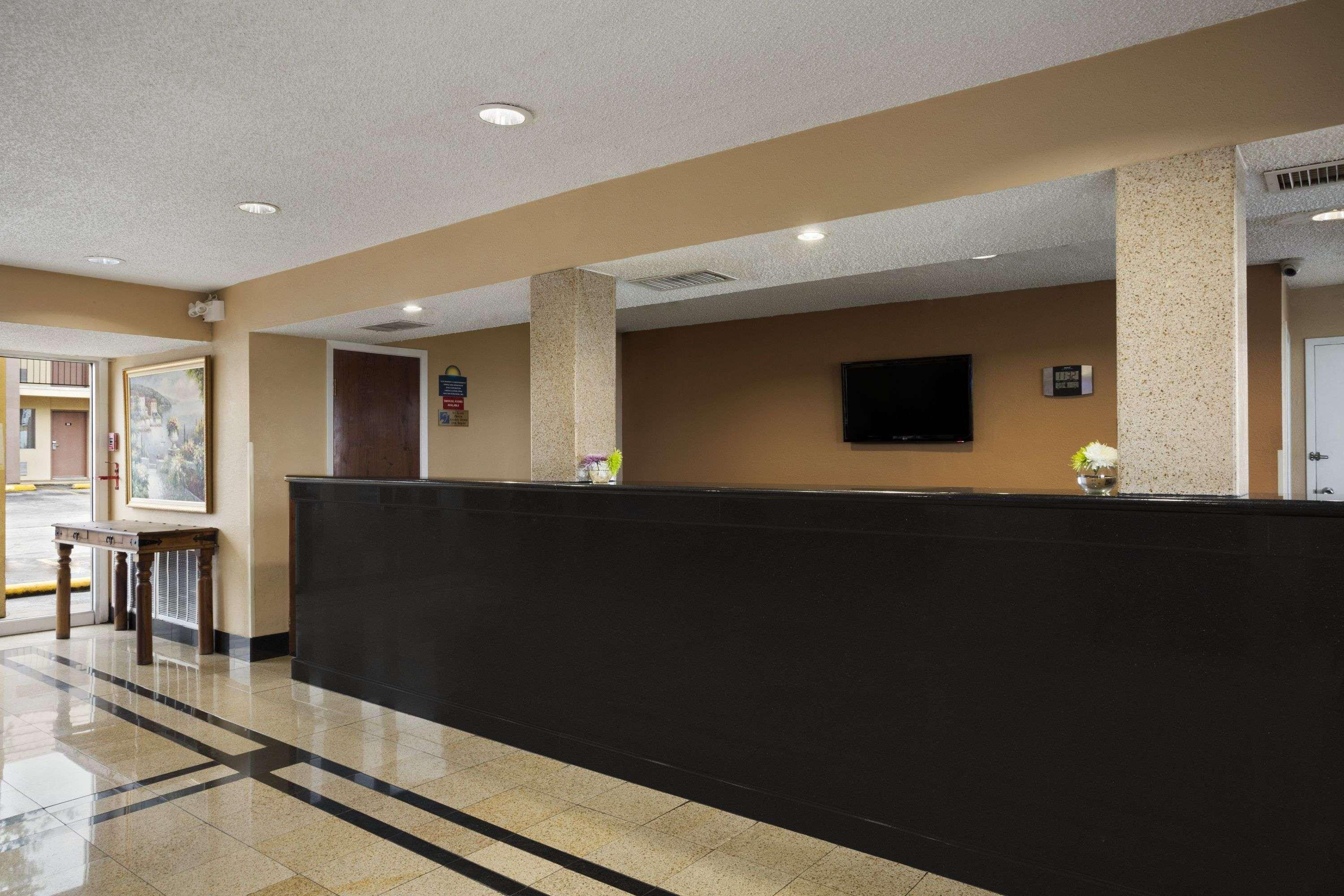 Days Inn By Wyndham Dallas Irving Εξωτερικό φωτογραφία